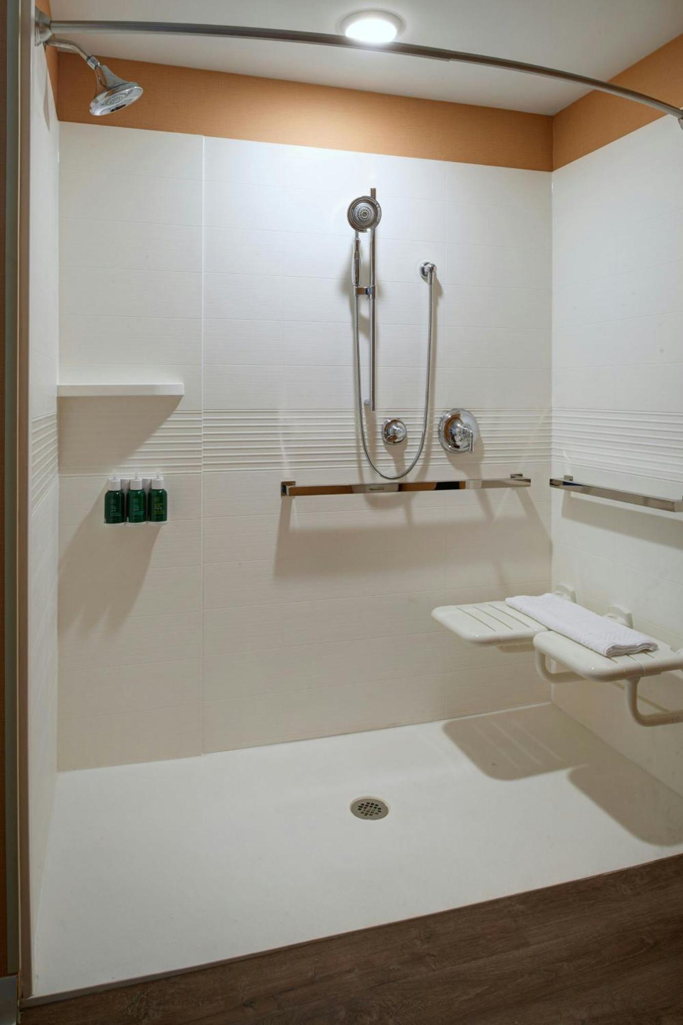 Towneplace Suites By Marriott Grand Rapids Airport Cascade Kültér fotó