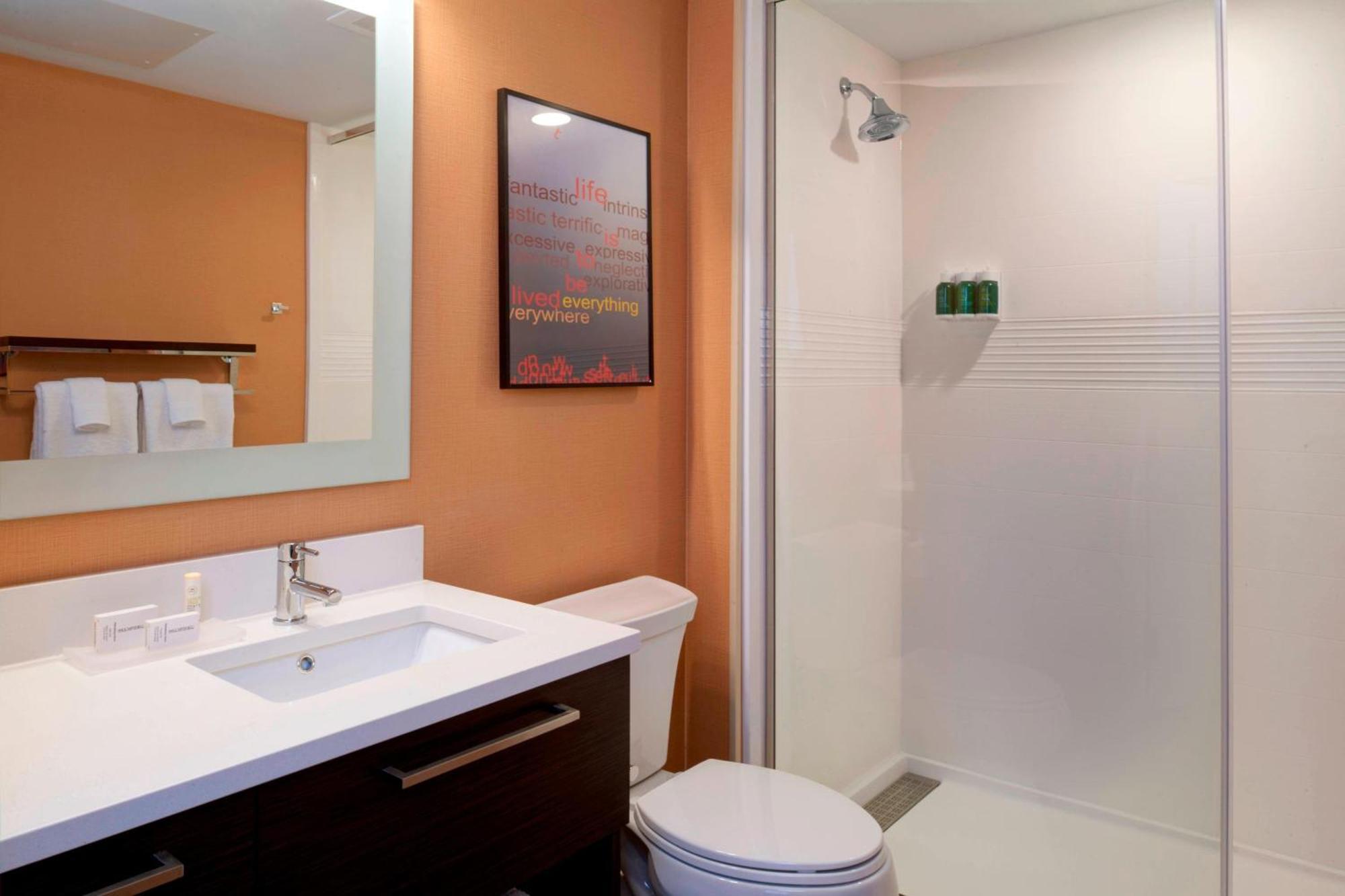Towneplace Suites By Marriott Grand Rapids Airport Cascade Kültér fotó