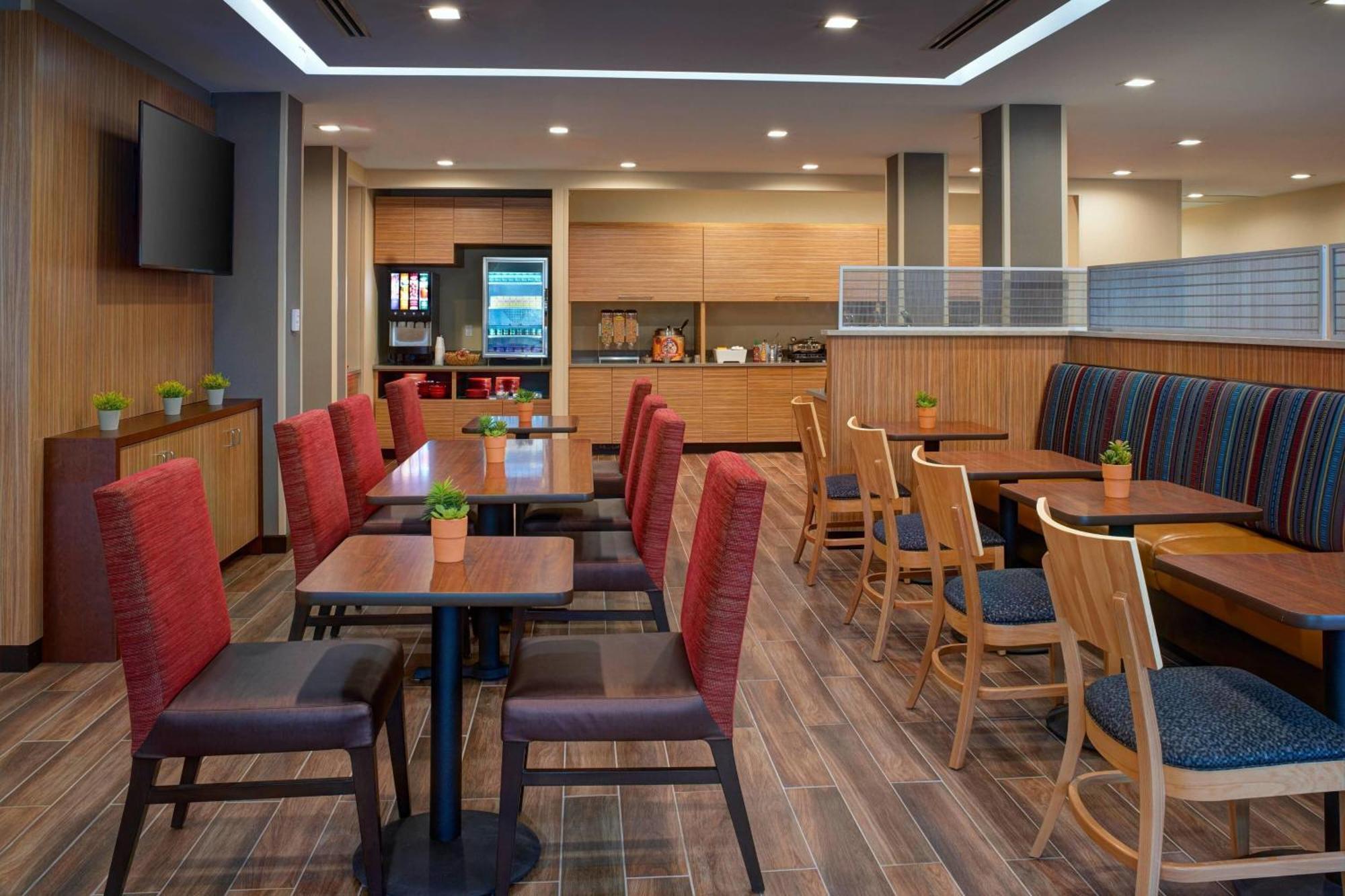 Towneplace Suites By Marriott Grand Rapids Airport Cascade Kültér fotó